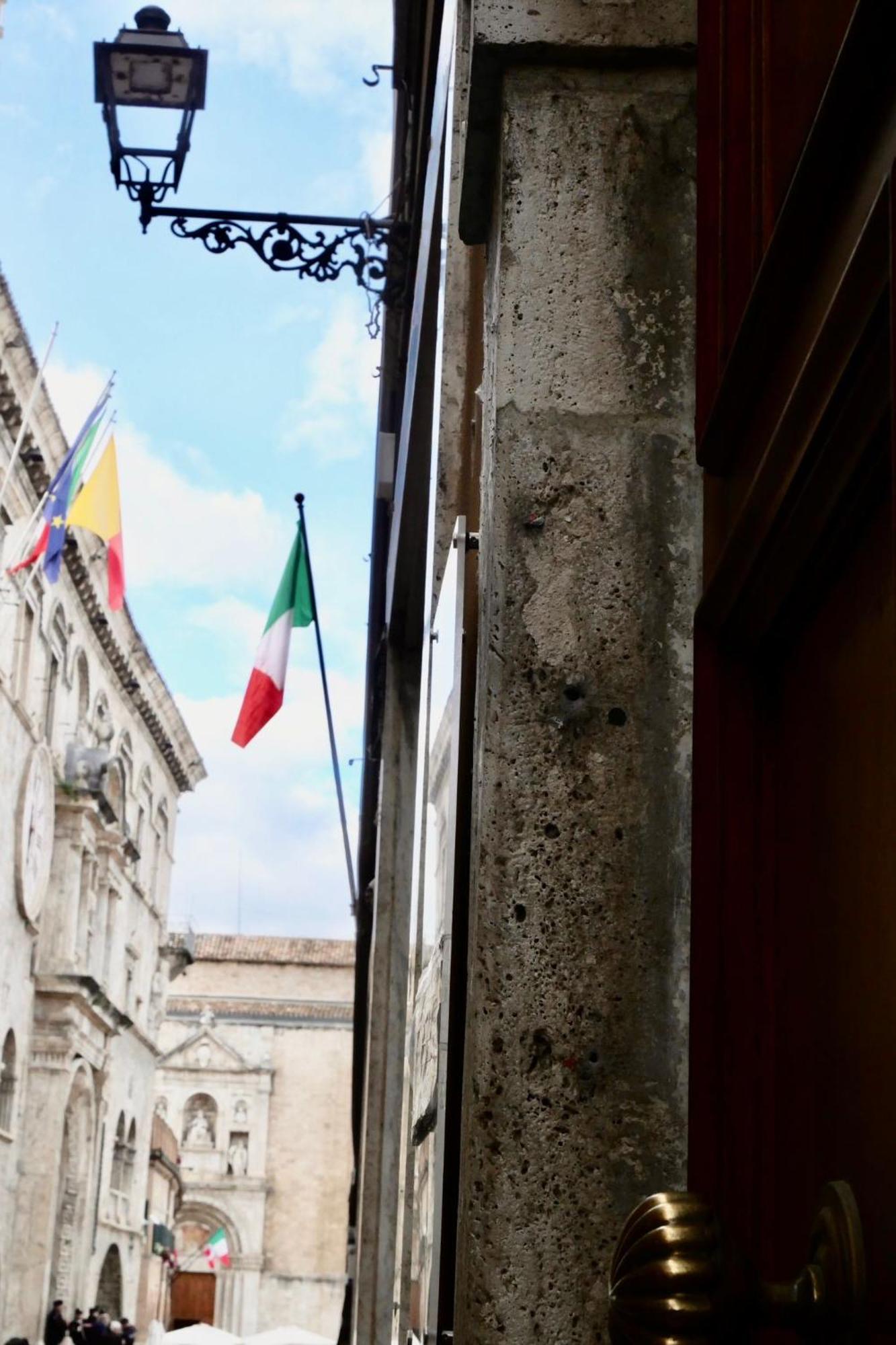 Easy Home - Piazza Del Popolo Ascoli Piceno Buitenkant foto